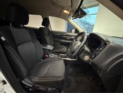 2019 Mitsubishi Outlander ES