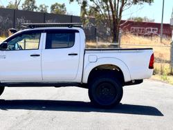 2006 Toyota Hilux SR KUN26R MY05 4X4 Glacier White