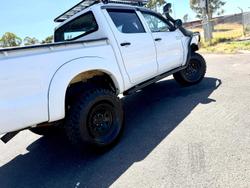 2006 Toyota Hilux SR KUN26R MY05 4X4 Glacier White