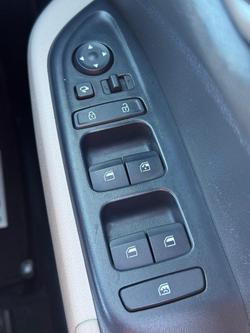 2019 Hyundai Venue Elite QX MY20 The Denim & Chalk White Roof