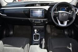 2016 Toyota Hilux SR5