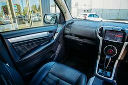 2017 Isuzu MU-X LS-T