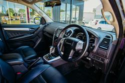 2017 Isuzu MU-X LS-T