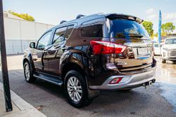 2017 Isuzu MU-X LS-T