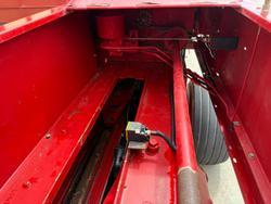 0 New Holland 575