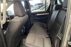 2025 Toyota Hilux SR5 48V