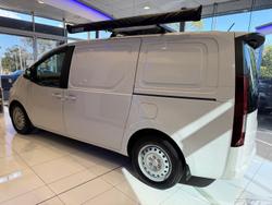 2022 Hyundai STARIA LOAD