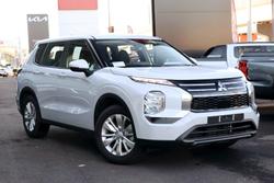 2025 Mitsubishi Outlander ES ZM MY25 AWD White Diamond