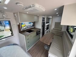 2026 ROADHOUSE CARAVANS 22FT Family Bunk Van