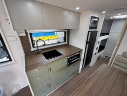 2026 ROADHOUSE CARAVANS 22FT Family Bunk Van