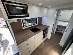 2026 ROADHOUSE CARAVANS 23FT Rear Club Off Road