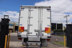 2013 Isuzu F Series FVD 1000 WHITE