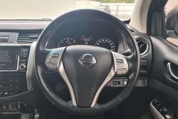 2020 Nissan Navara ST-X