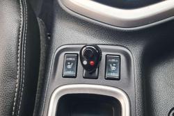 2020 Nissan Navara ST-X