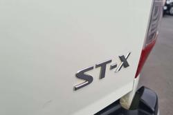 2020 Nissan Navara ST-X