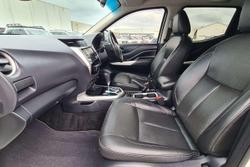 2020 Nissan Navara ST-X