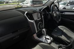 2016 Isuzu MU-X LS-T