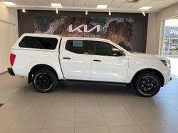 2023 Nissan Navara SL