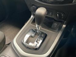 2023 Nissan Navara SL