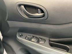 2023 Nissan Navara SL