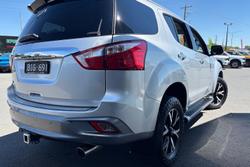 2020 Isuzu MU-X LS-T