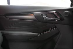 2026 Isuzu MU-X LS-T