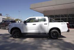 2026 Isuzu D-MAX X-RIDER