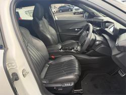 2022 PEUGEOT 2008 GT