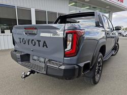 2026 Toyota Hilux SR5