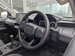 2026 Toyota Hilux SR5