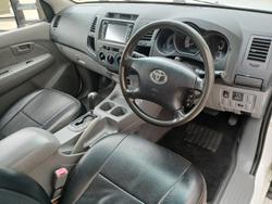 2008 Toyota Hilux SR GGN15R MY08 4x2 Glacier White