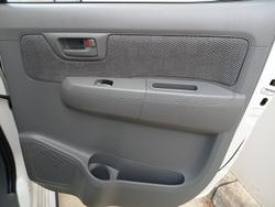 2008 Toyota Hilux SR GGN15R MY08 4x2 Glacier White