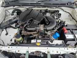 2008 Toyota Hilux SR GGN15R MY08 4x2 Glacier White