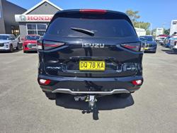 2024 Isuzu MU-X LS-T