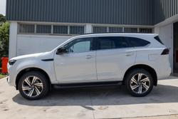 2025 Isuzu MU-X LS-T