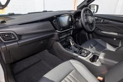 2025 Isuzu MU-X LS-T