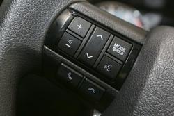 2025 Toyota Hilux SR