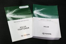 2025 Toyota Hilux SR