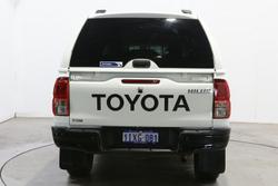 2025 Toyota Hilux SR