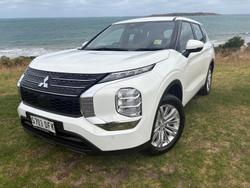 2024 Mitsubishi Outlander ES