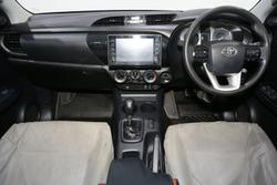 2022 Toyota Hilux SR