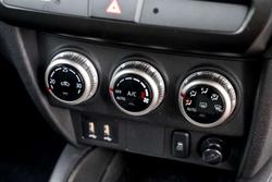 2024 Mitsubishi ASX ES