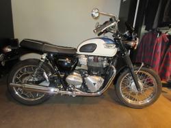 Triumph Bonneville T100 (900CC)