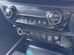 2022 Toyota Hilux SR5