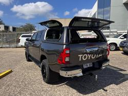 2022 Toyota Hilux SR5