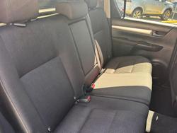 2022 Toyota Hilux SR5