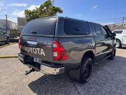 2022 Toyota Hilux SR5