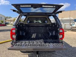 2022 Toyota Hilux SR5