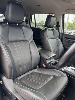 2023 Isuzu MU-X LS-T