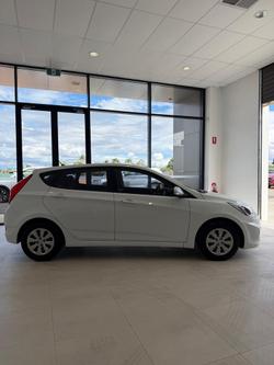 2017 Hyundai Accent Active